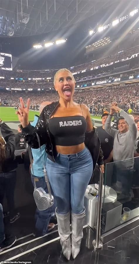 onlyfans fighters flash crowd|OnlyFans model flashes at NFL game in exchange for tickets